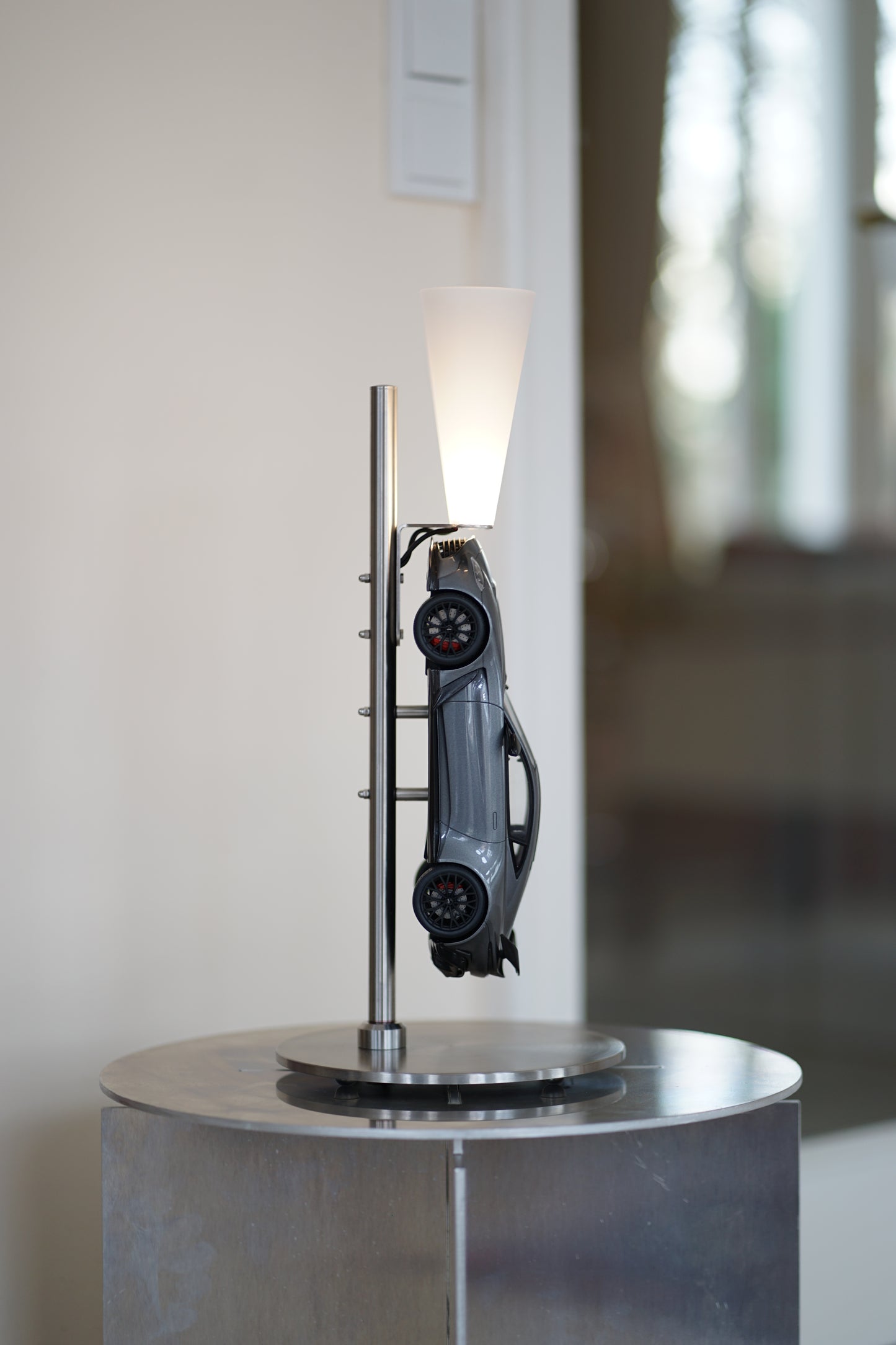 ArtCar Lampe Aston Martin V12