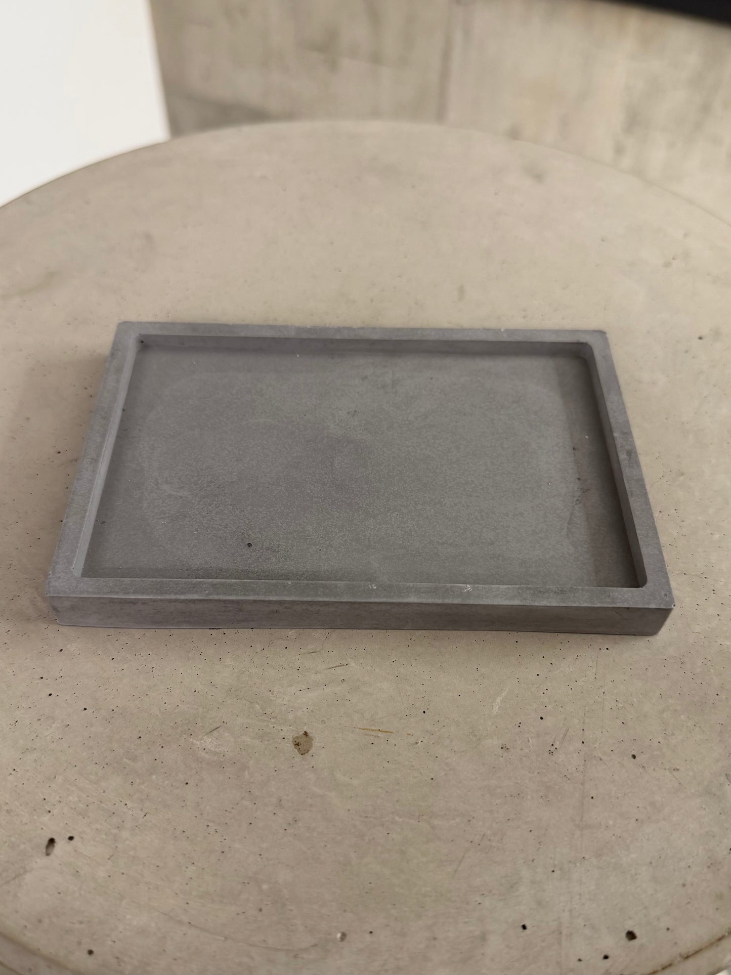 Iconic Tray Concrete