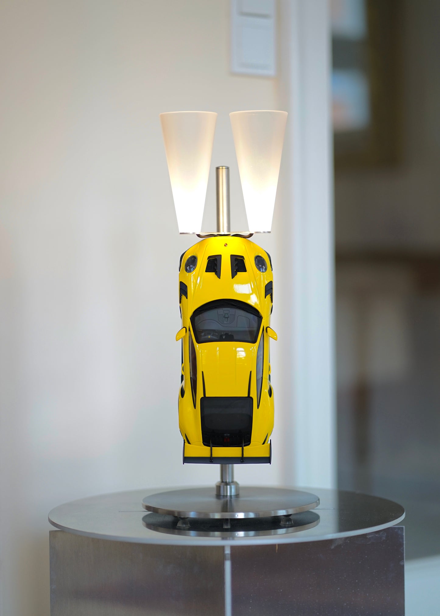 ArtCar Lampe Porsche 992 GT3 RS Gelb