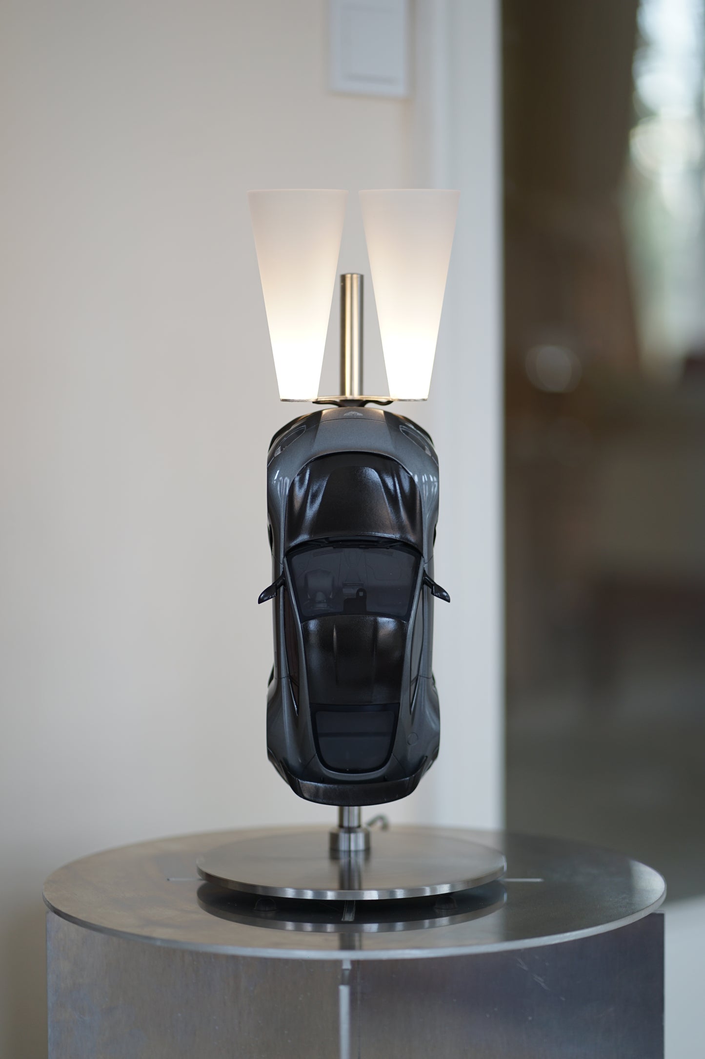 ArtCar Lampe Aston Martin V12